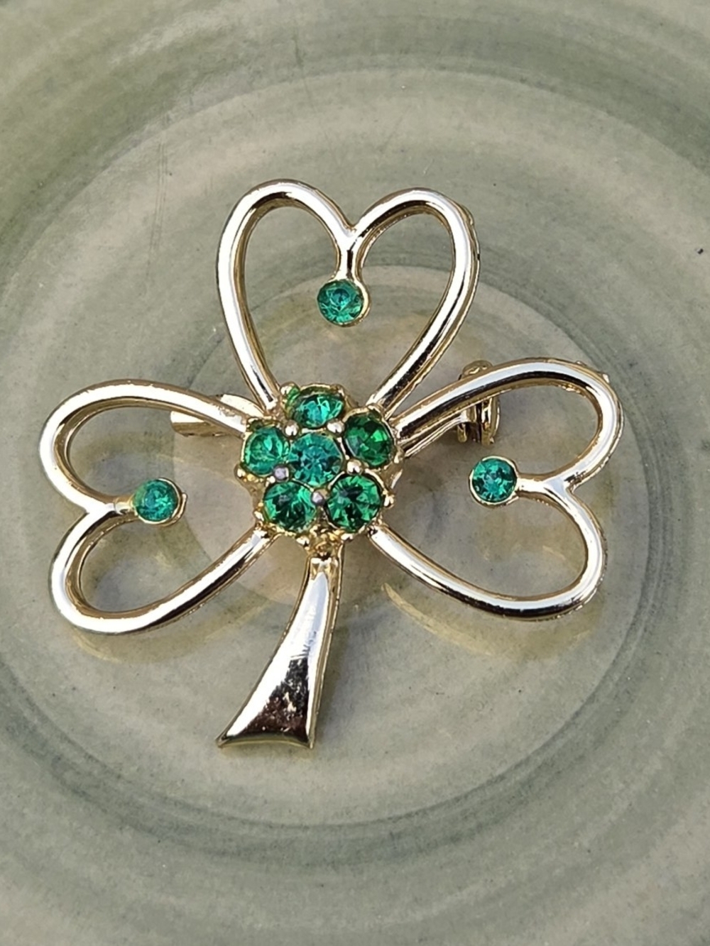BUYER'S CHOICE VINTAGE BROOCH